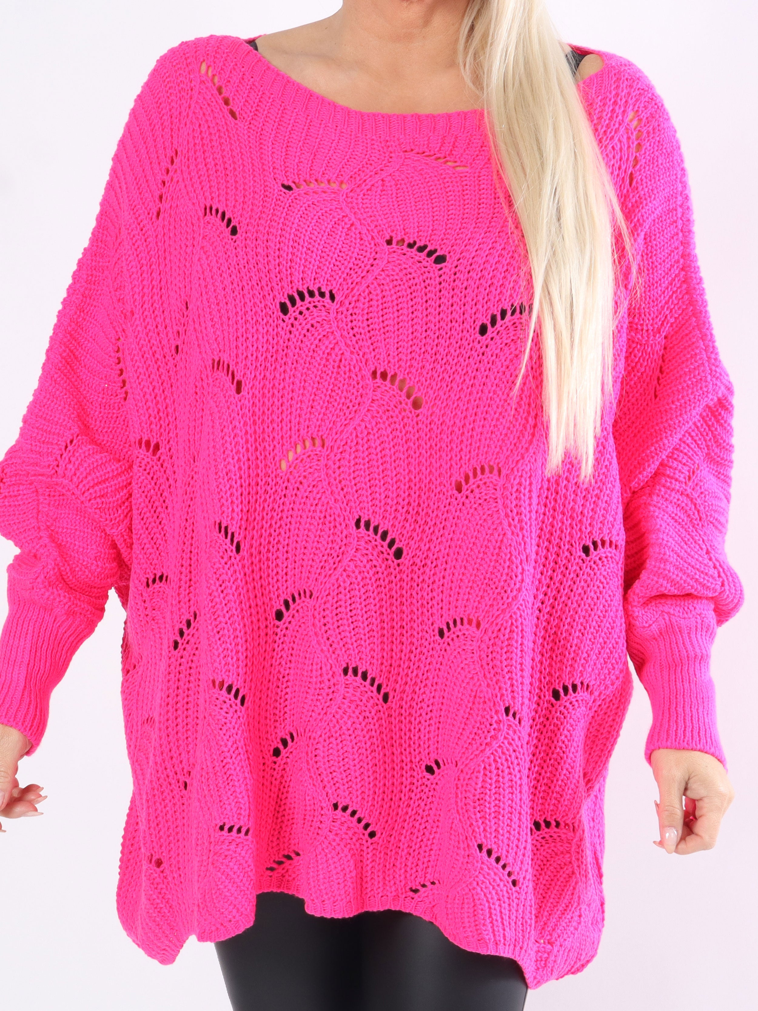 Manja - Plus size stickad med hålmönster